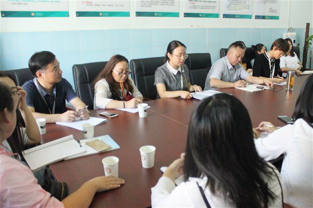 破冰之旅:寻学科融合探生涯规划——我校举办成都市高中政治继续教育菜单培训暨政治学科渗透生涯教育研讨活动