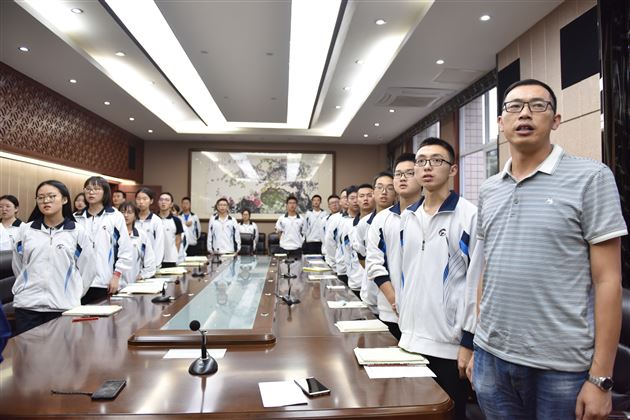 不忘初心跟党走青春践行十九大——记我校青年党校党课培训活动