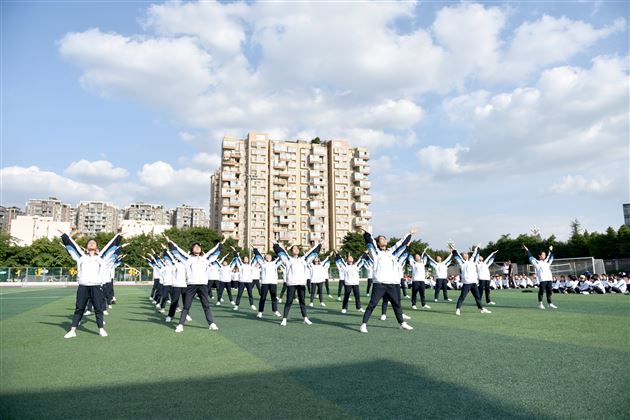 棠外高中部举行第十五届班级队列队形跑操比赛