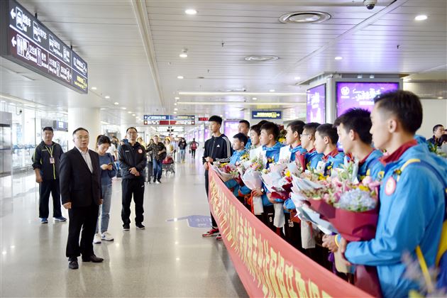 棠外足球小将代表成都市赴阿根廷布省“踢出个未来”!