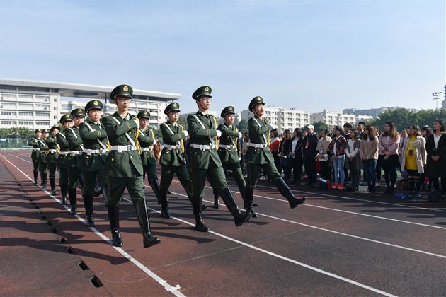 风展红旗美如画情驻我心永爱她——棠外第十四届新老国旗班交接仪式