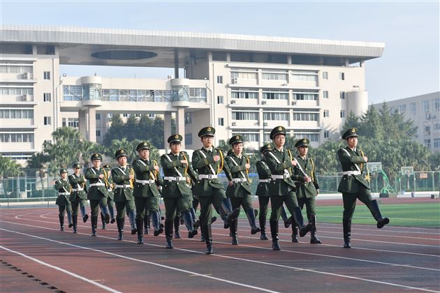 风展红旗美如画情驻我心永爱她——棠外第十四届新老国旗班交接仪式