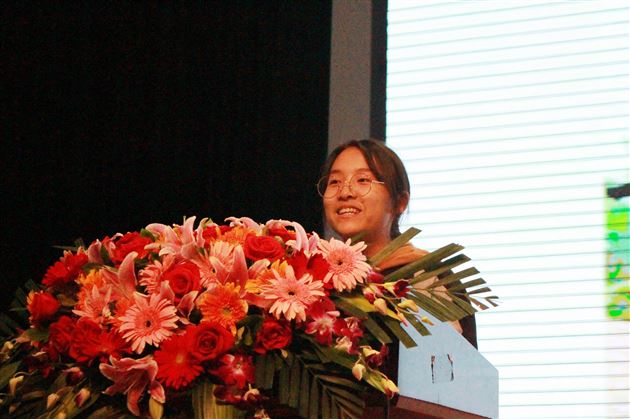 家校协作共育未来——高2018级家长会成功召开