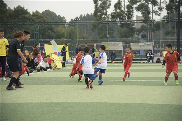 棠外实验幼儿园足球队再夺桂冠
