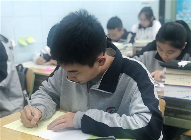 心有梦想书写芳华——棠外高中仁譞文学社举办第二届“棠外杯”高中创意写作大赛