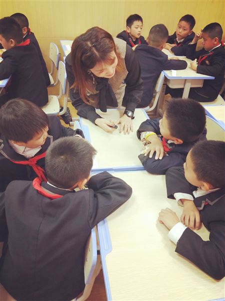 附小覃艳霞老师献课双流区小学品社教研活动