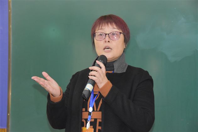 结业纳新引领成长——记附小班主任杨梅工作室活动