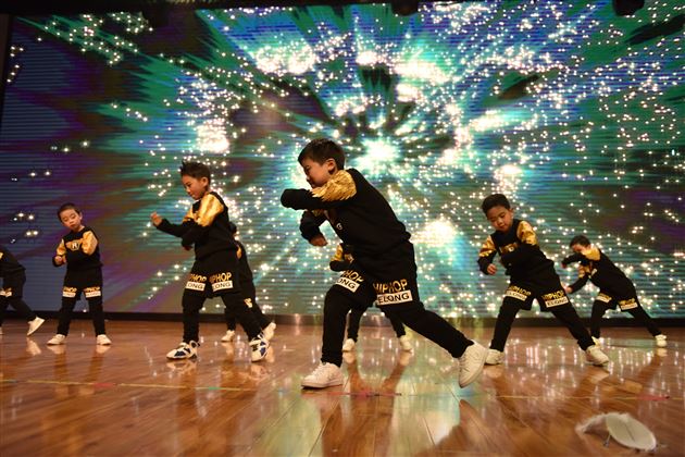 聆听花开的声音点亮七彩的童年——附小隆重举行2018级学生入学百日庆典活动
