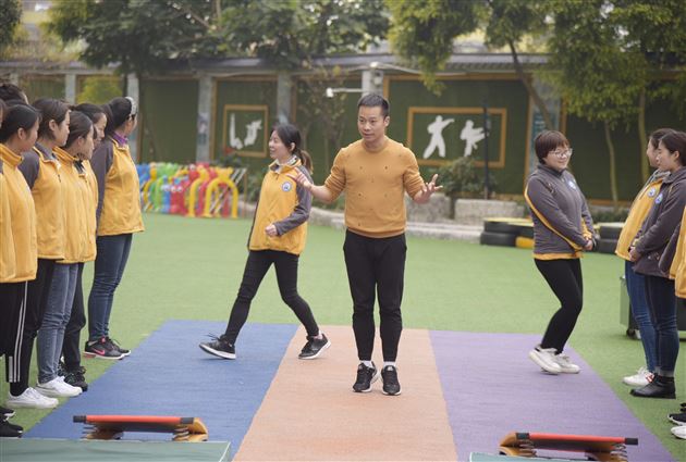 亲如一家,向快乐出发——实验幼儿园工会活动