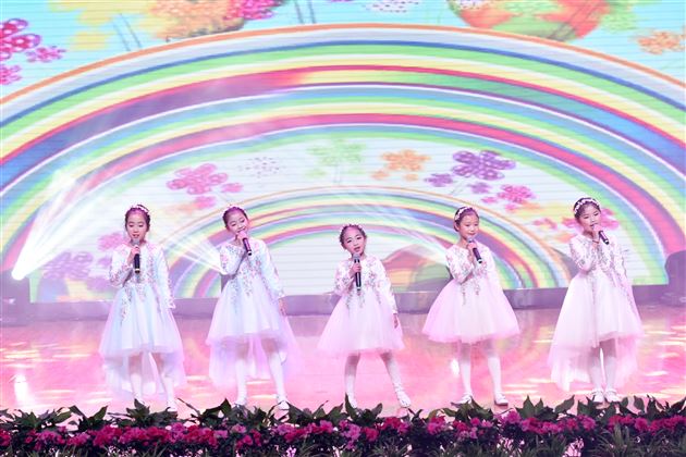 舞有鸾凤影羽衣蹁跹贺岁旦 弦和时代音奏响青春呈芳华——棠外2018年校园艺术节展演暨2019年新年文艺联欢晚会隆重举行