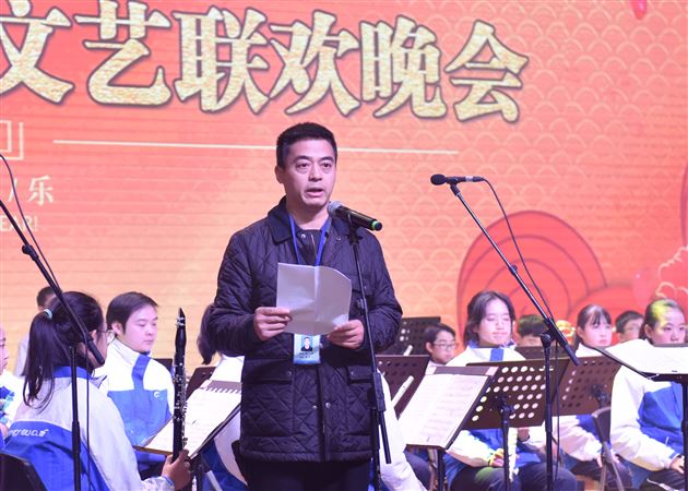舞有鸾凤影羽衣蹁跹贺岁旦 弦和时代音奏响青春呈芳华——棠外2018年校园艺术节展演暨2019年新年文艺联欢晚会隆重举行
