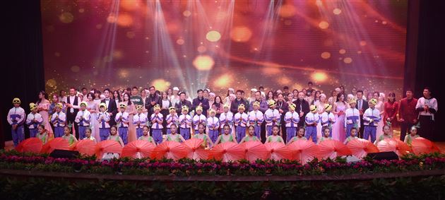 舞有鸾凤影羽衣蹁跹贺岁旦 弦和时代音奏响青春呈芳华——棠外2018年校园艺术节展演暨2019年新年文艺联欢晚会隆重举行
