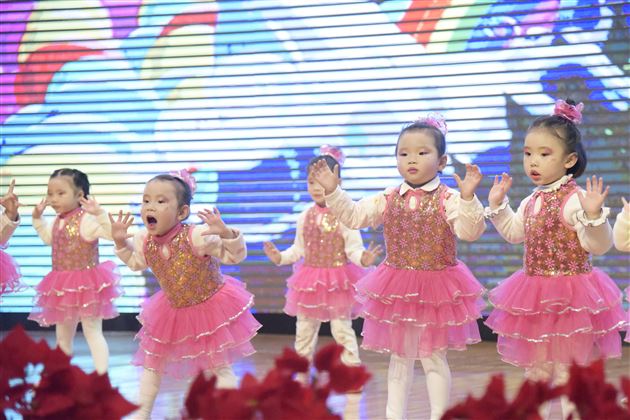 雏鹰昂头向天鸣 羽翼渐丰挥幼翅——飞鹰艺术团“雏鹰追梦”期末汇报活动