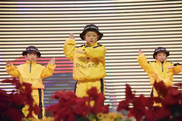 雏鹰昂头向天鸣 羽翼渐丰挥幼翅——飞鹰艺术团“雏鹰追梦”期末汇报活动