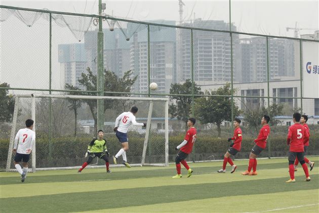 我校高中男子足球队获得成都市U17足球锦标赛冠军