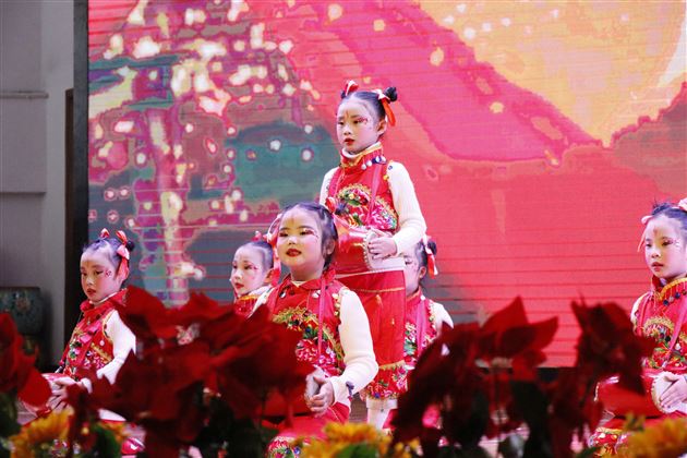 棠宝闹新年 民俗展风采