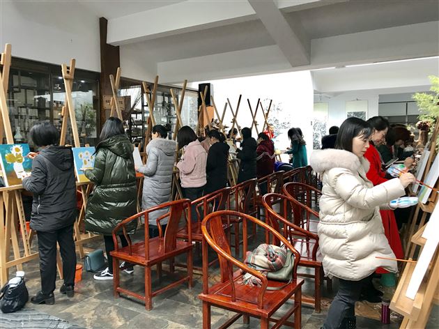 我校初中教师代伟鹤受邀为双流区企事业单位女职工代表授课