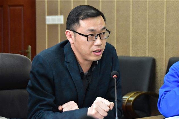 我校体卫艺处召开学习贯彻董事长黄波在全校教职工大会上的重要讲话精神的座谈会