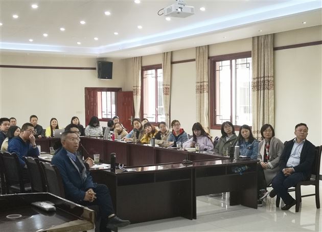 爱国爱校践行劳模精神 凝心聚力争创辉煌业绩——高2016级党小组开展“我爱我的祖国,我爱我的棠外”党工共建活动