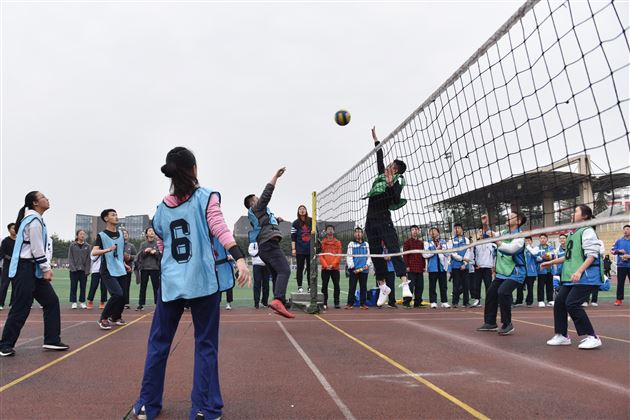 我校初中部2018-2019学年下学期班级排球联赛顺利落幕