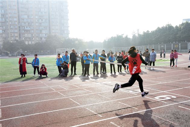 筑梦赛场 童影飞扬——我校附小隆重举行2019春季田径运动会