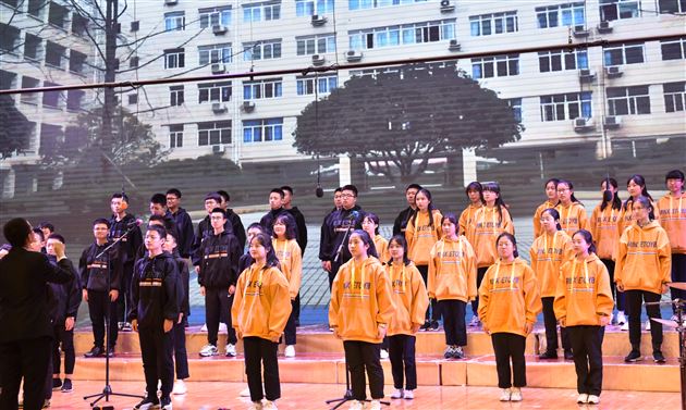 吟唱经典诗词 奏响青春乐章——棠外2019级初高中班级歌咏比赛成功举办