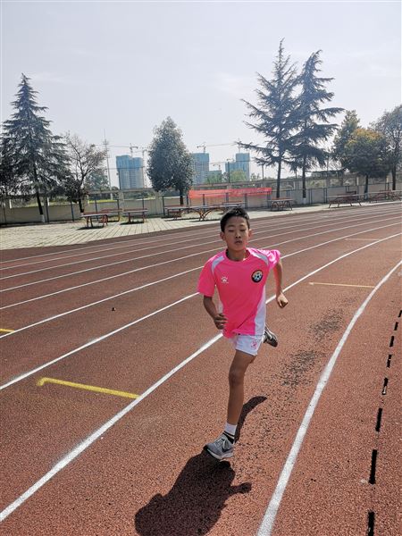 驰骋赛场是一种胜利——记我校附小参加双流区中小学生田径运动会