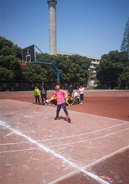 驰骋赛场是一种胜利——记我校附小参加双流区中小学生田径运动会