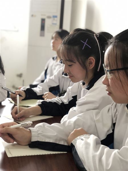 我校高中学子开展“走进成都民企”深度研学学科素养拓展活动