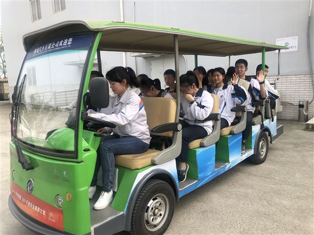 我校高中学子开展“走进成都民企”深度研学学科素养拓展活动