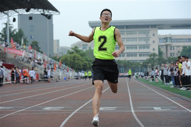 锦绣中华,奋进棠外,青春意气,生命华章——我校高中部第十六届田径运动会精彩呈现