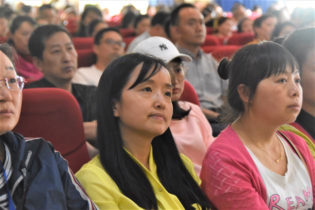 家校再聚首,共话孩子教育那些事——记我校附小三年级年级家长会