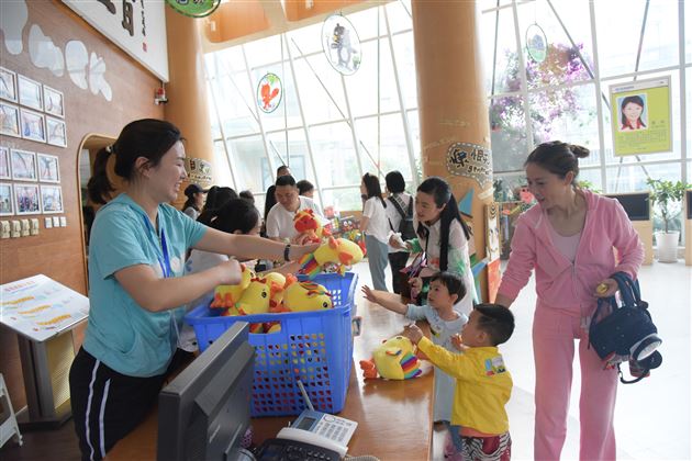 走进幼儿园,认识幼儿园,感受幼儿园——我校实验幼儿园开展婴幼衔接活动