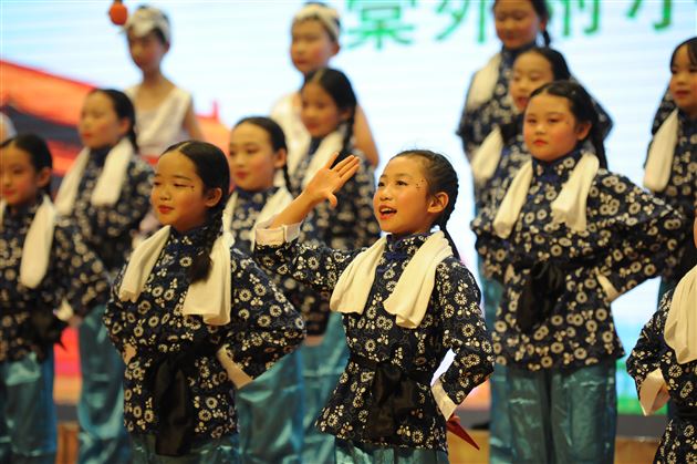 凯歌高奏绽放新颜 共庆祖国七十华诞——我校附小隆重举行“童声飞扬……献礼祖国70华诞”班级歌咏比赛