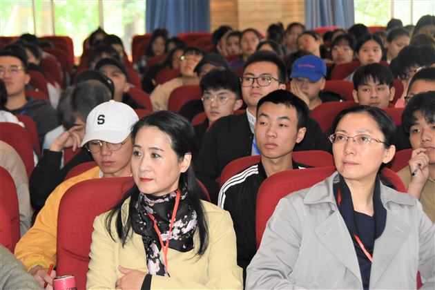 成都艺术职业学院音乐学院2018级学生到我校附小进行教育见习活动