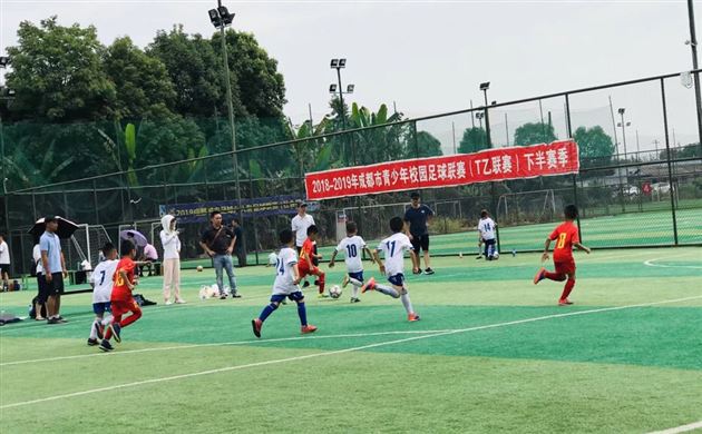 顶风冒雨抗烈日 绿茵场上再成长——我校附小U7足球队获成都市青少年足球赛季军