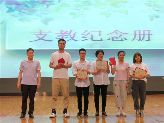 最自然的美丽,无需选择土壤——记棠外高2018级生涯公益讲座《珍惜学习机会,诠释人生价值》
