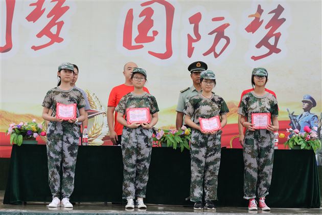 雄鹰欲展翅 青春正当时——棠外高2019级举行新生军训结营仪式暨军训汇报演出