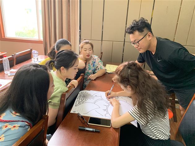 开放思想,寻找发展的突破口——记附小师培之国际教育分享会