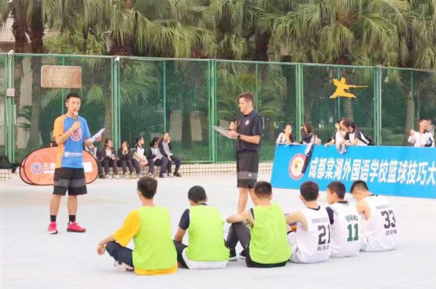 强强联手,提升校园篮球文化品位——我校初中部体育组进行FIBA3X3校园篮球规则培训及战术演练活动