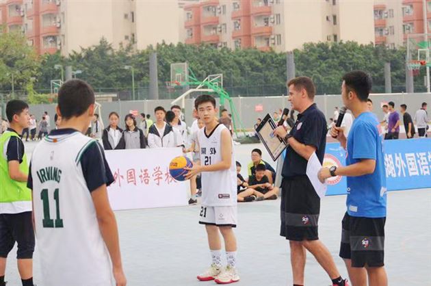 强强联手,提升校园篮球文化品位——我校初中部体育组进行FIBA3X3校园篮球规则培训及战术演练活动