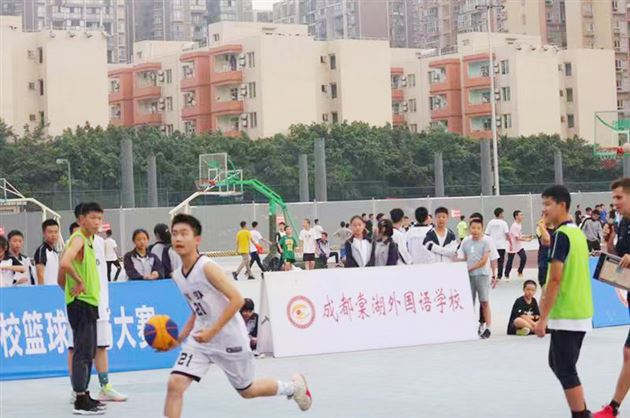 强强联手,提升校园篮球文化品位——我校初中部体育组进行FIBA3X3校园篮球规则培训及战术演练活动
