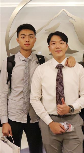 陌上少年梦为马 笔下风流写韶华——棠外高2017级学生杨佳洁加入香港文联作家协会