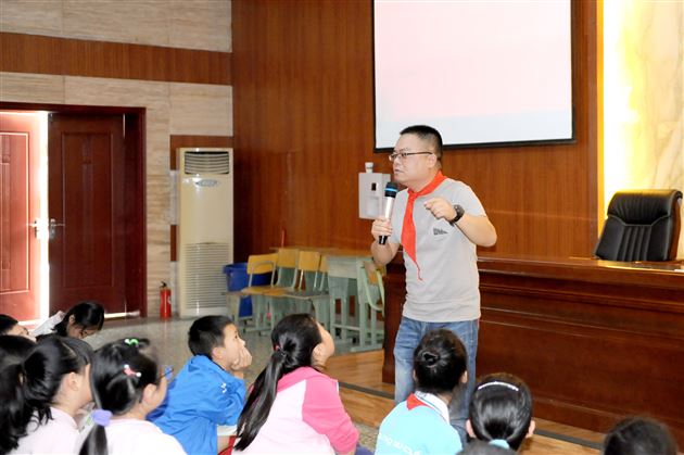 铭记历史的新使命,争做时代的好少年——记棠外附小四年级家长义工课堂