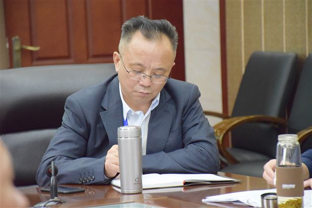 课题引领,开启科研新航程——我校高中开展课题培训会