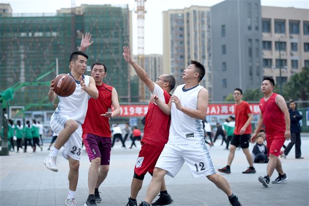 共赴健康之约——记我校第十六届教职工秋季运动会