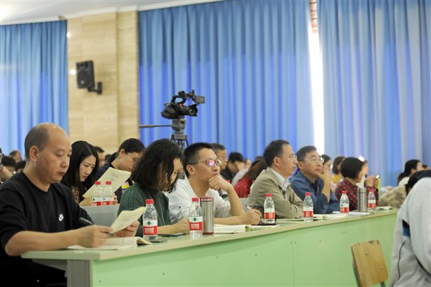 以“地”为题,以“理”相聚,共探地理之妙,共研高考之道——成都市2019年高三地理分科会在棠外成功举行