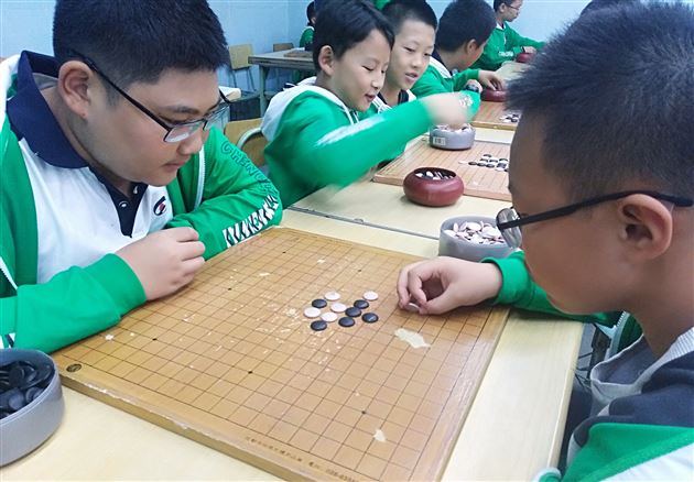 棋逢对手 斗智斗勇——记我校初一新生五子棋比赛