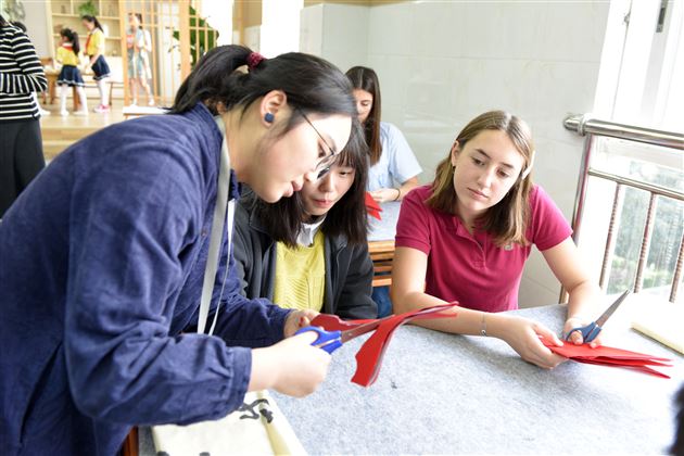 友好交往 开创未来——成都棠湖外国语学校接待法国ASSOMPTION中学师生代表团来访系列报道(一)