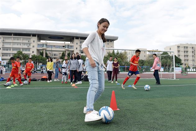 友好交往 开创未来——成都棠湖外国语学校接待法国ASSOMPTION中学师生代表团来访系列报道(一)